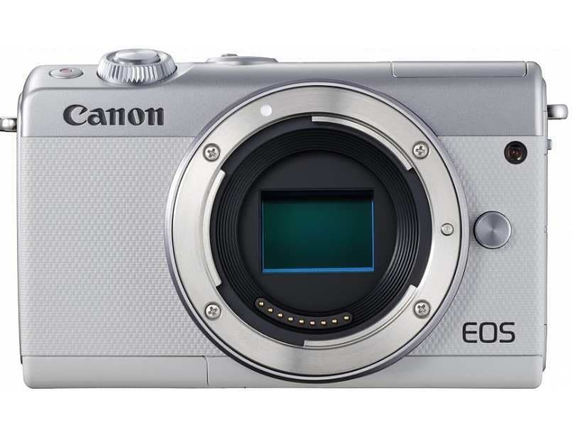 Canon EOS M100, 24MPx, Wifi, BT, NFC