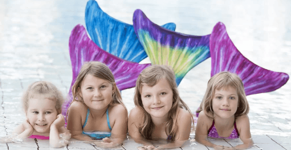 Mermaiding: Plavání v kostýmu mořské panny