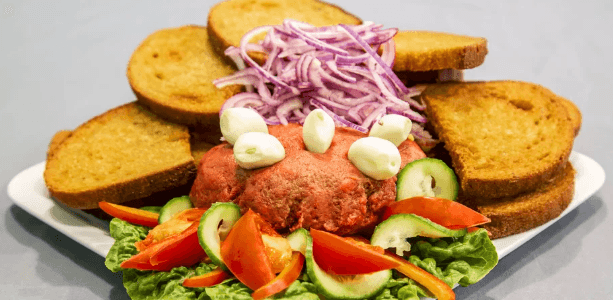450g tatarský biftek namíchaný (falešná svíčková)