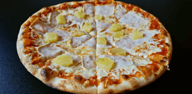 Dvě křupavé pizzy o průměru 32 cm