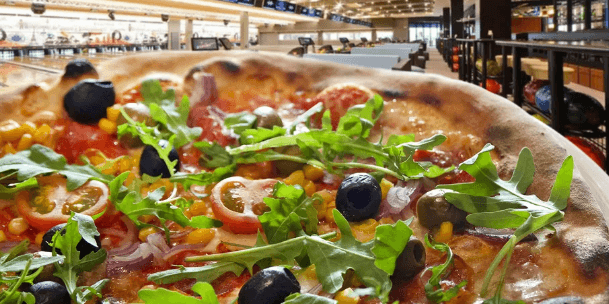 Výborná pizza a bowling 