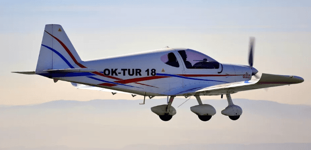 20 minut pilotování letounu Alto 912 TG