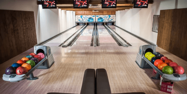 Bowling i se zapůjčením bot až pro 6 hráčů