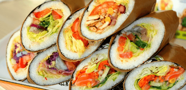 Sushi burrito Fresh (450 g),0,33 l domácí limonády
