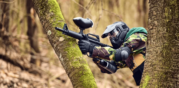 Neomezená hra paintballu včetně kuliček a vybavení