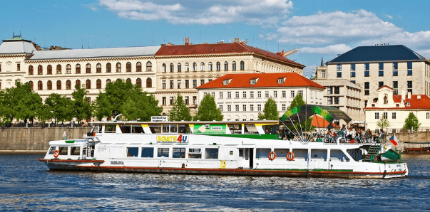 Vyhlídková plavba s živou hudbou a 4chodové menu