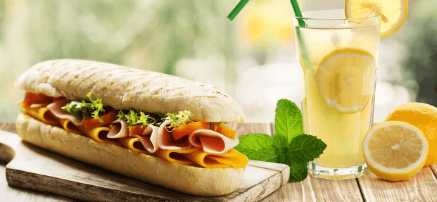 Panini podle výběru a domácí limonáda