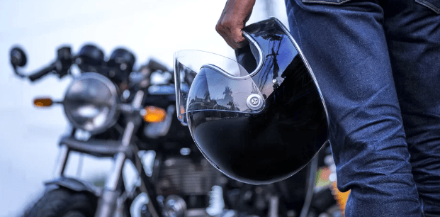 Zapůjčení motorky s plnou nádrží benzínu