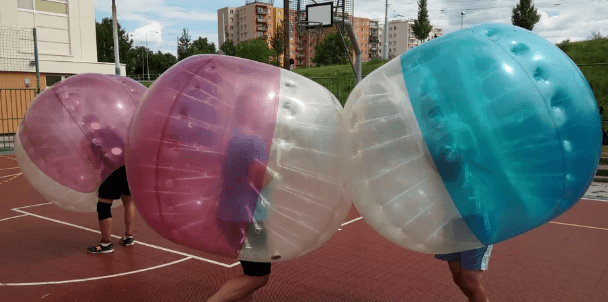 Hra Bubbleball pro 6–8 hráčů