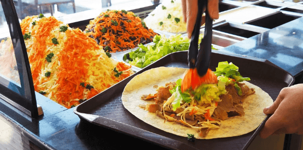 Kebab v pita chlebu