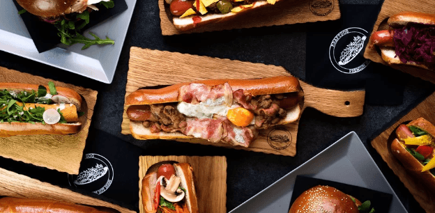375g hotdog přímo v centru města