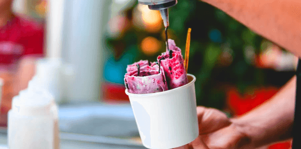 1× rolovaná zmrzlina „Ice Roll“ + 1× horký nápoj 
