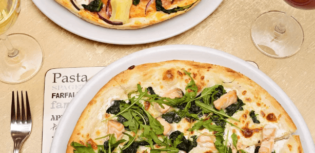1× libovolná pizza Ø 28 cm + nápoj