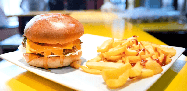 Utah Ice Breath burger a steakové hranolky