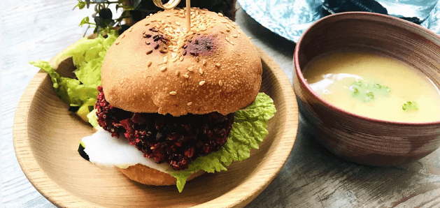 Malé nebo velké obědové menu ve veganském bistru