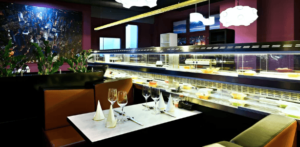 Running sushi v restauraci na I. P. Pavlova