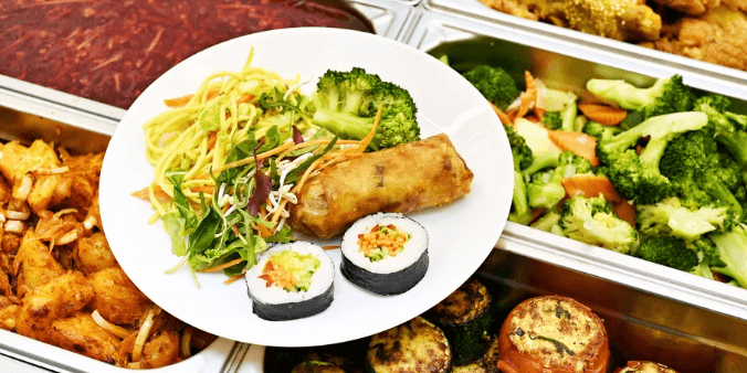 300 g jídla dle výběru ve veganském bufetu