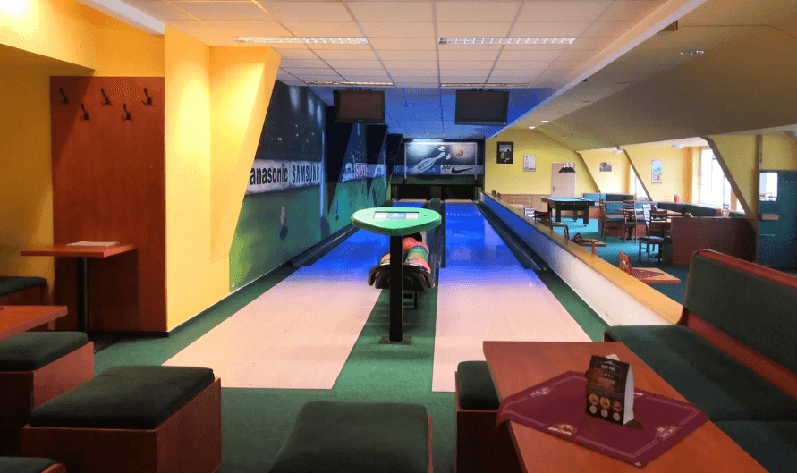 1 hod. bowlingu až pro 8 osob