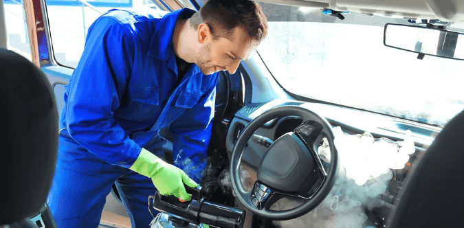 Šetrné čištění auta horkou párou, tepování sedadel