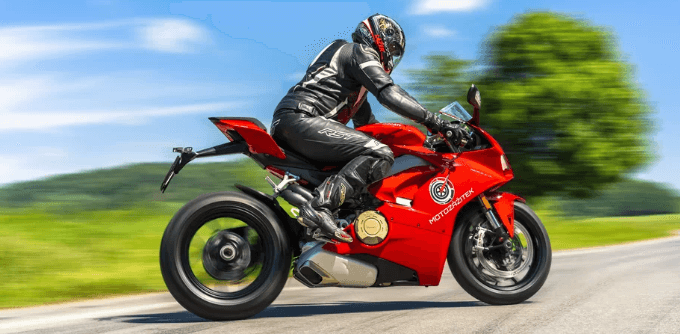 40minutová jízda na motorce Ducati jako řidič
