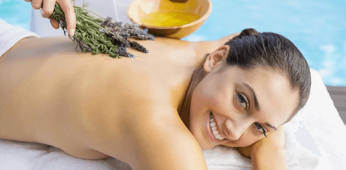 30minutová levandulová relaxační masáž zad a nohou