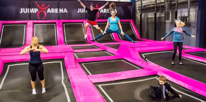 Hodinový vstup na trampolíny v novém JumpParku