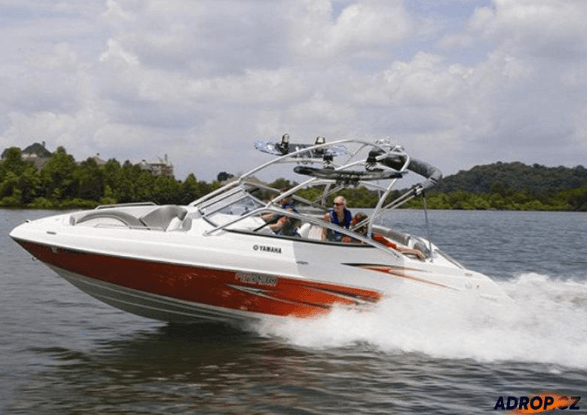 Jízda motorovým člunem Yamaha AR230