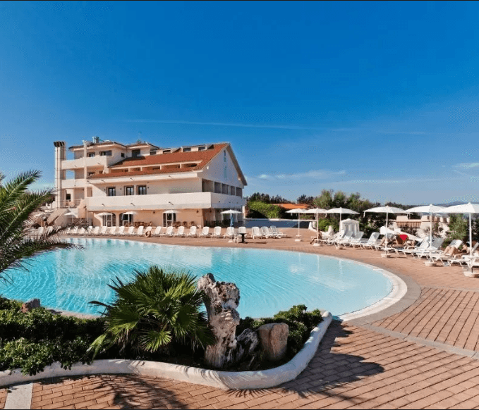 Itálie-Sardinie / ✈ Pha / AI / 4⭐/ 8 dní
