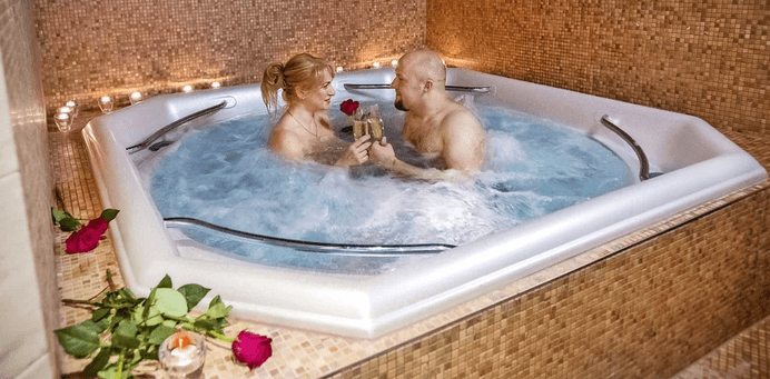 Privátní whirlpool pro 2 osoby 