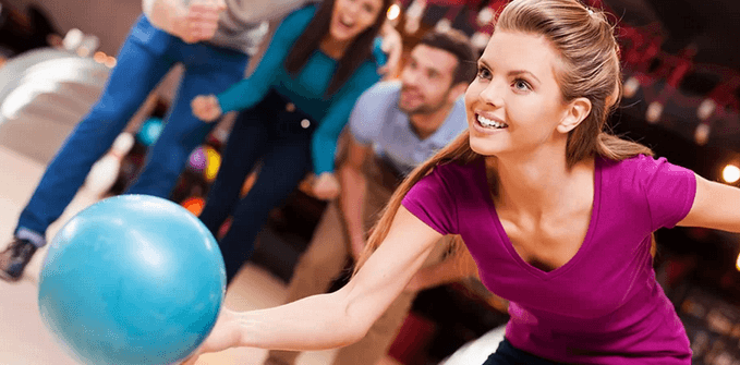 1 hod. bowlingu a 2× mojito 