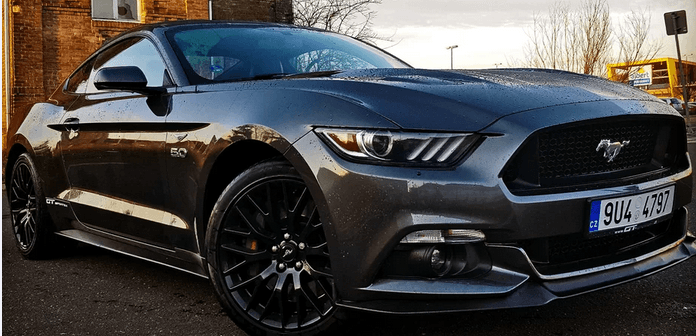 Jízda v nadupaném Fordu Mustang GT 5.0