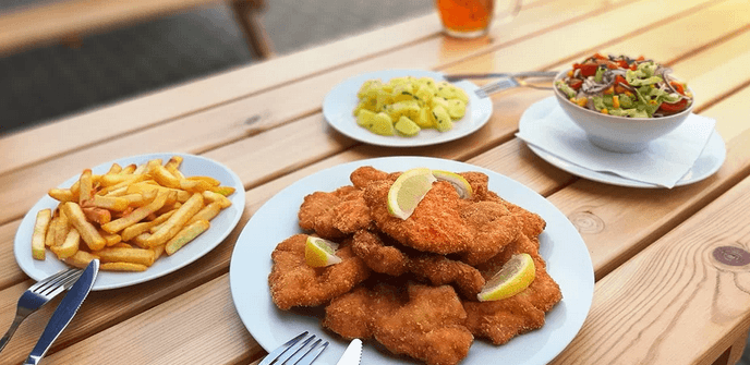 0,5 kg řízků z kotlety, krkovice i kuřete 