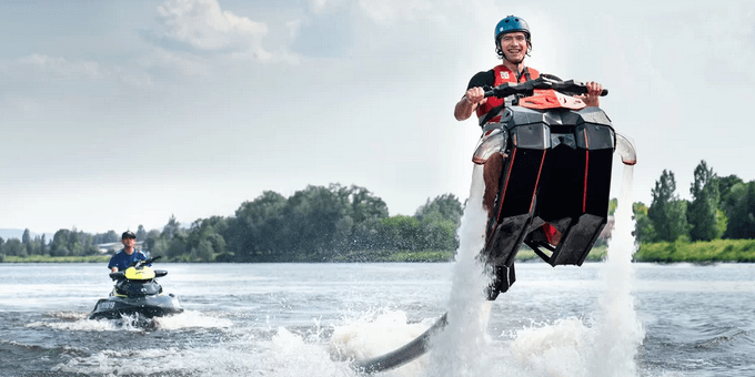 15 min. jízdy na létajícím vodním skútru FlyRide 