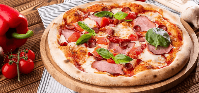Křupavá pizza s průměrem 40 cm