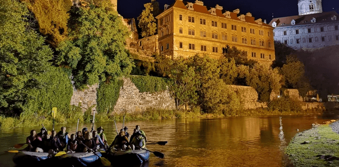 Noční rafting s průvodcem až pro 6 vodáků