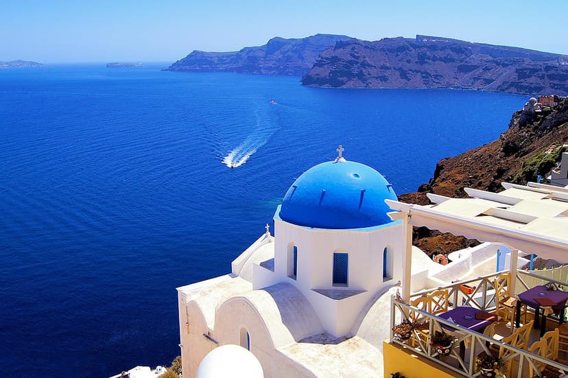 Santorini / ✈ Pha/ bez jídla / 3⭐/ 8 dní