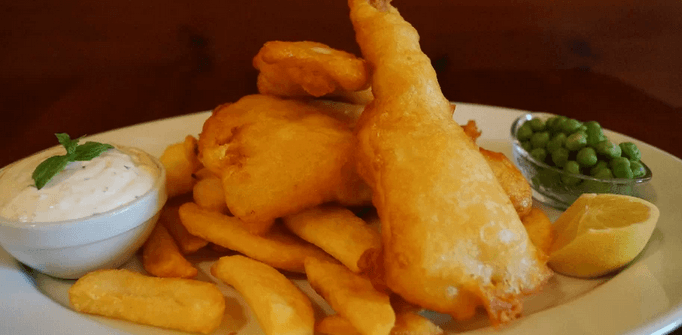 Porce tradičních fish & chips