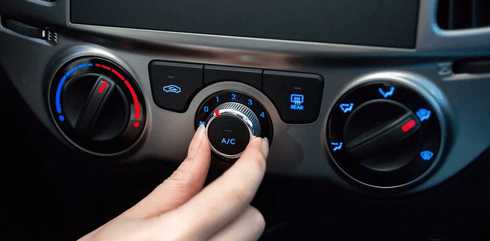 Plnění a čištění klimatizace automobilu