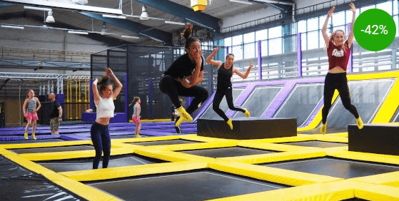 Zaskákejte si na trampolínách v JumpParku