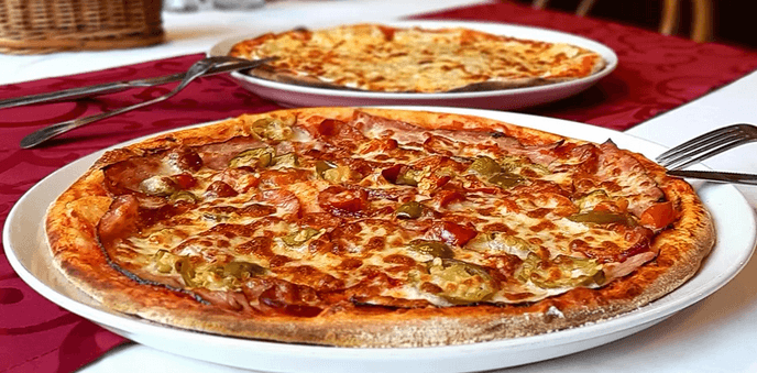 Dvě pizzy o průměru 32 cm dle výběru
