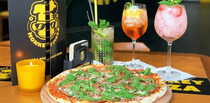 32cm pizza podle výběru z 8 druhů