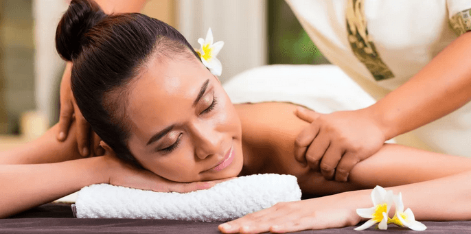 Medová detoxikační masáž + masáž chodidel 