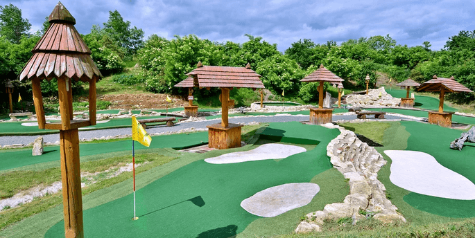 Celodenní vstup na minigolf pro 2 