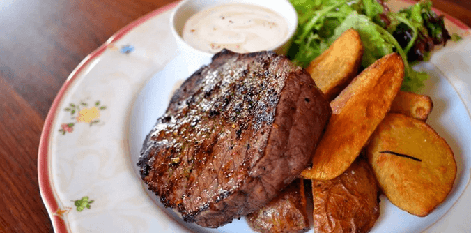 Grilovaná prsíčka, panenka s liškami či rumpsteak
