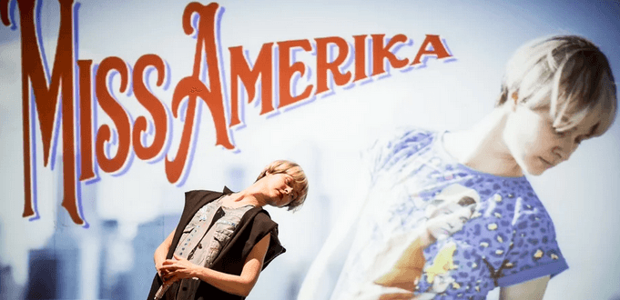 Vstupenka na představení Miss Amerika
