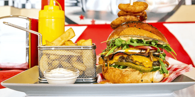 2× burger B. B. speciál v domácí housce 