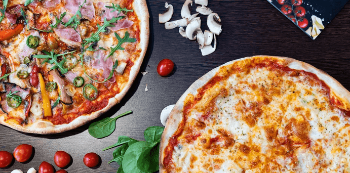 1× pizza podle výběru (ø 32 cm) 