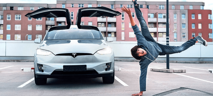 Spolujezdcem v elektromobilu Tesla X 