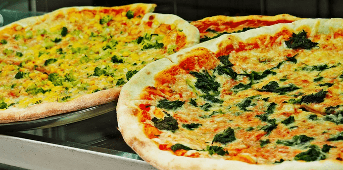 1× pizza podle výběru (prům. 45 cm) 