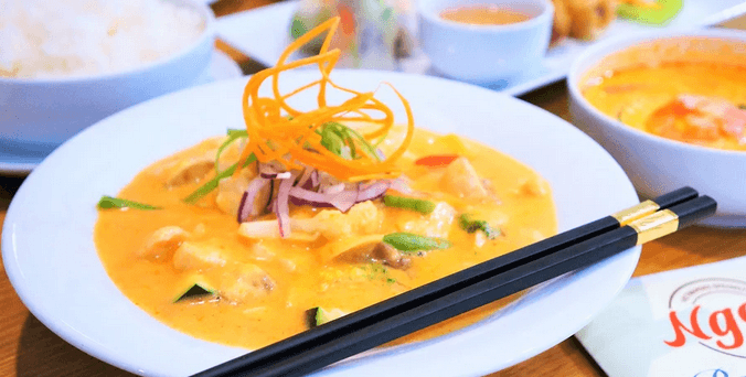 4chodové menu ve vietnamské restauraci